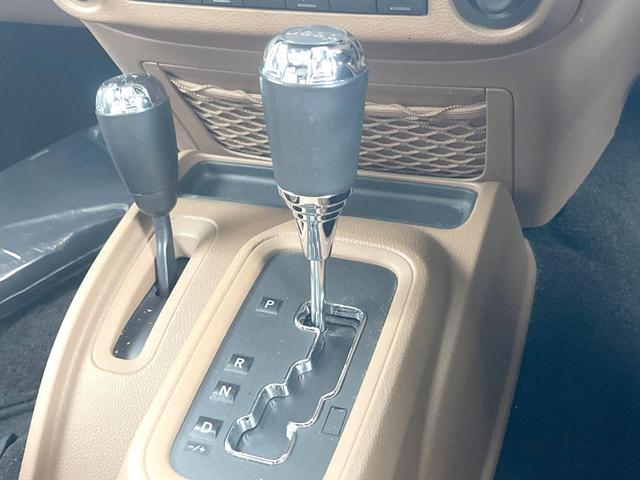 ジープ・ラングラーアンリミテッド サハラ　ＳＡＨＡＲＡ刺繍入革シート　シートヒーター　カロッツェリア製ナビＴＶ　バックカメラ　クルーズコントロール　サイドカメラ　純正１８インチＡＷ　オートエアコン　オートライト　サイドステップ　ＥＴＣ　禁煙車（33枚目）