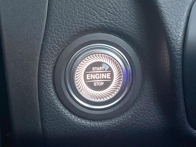 Cクラス C200ローレウスエディションスポーツプラスパック 特別仕様車 レーダーセーフティPKG HUD 革シート 純正ナビTV リアビューカメラ キーレスゴー シートヒーター パワーシート LEDヘッドライト ハイビームアシスト 純正18インチアルミ 禁煙(29枚目)