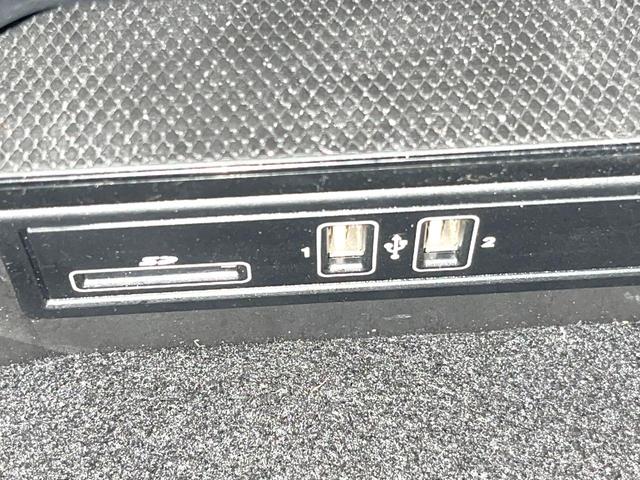 Cクラス C200ローレウスエディションスポーツプラスパック 特別仕様車 レーダーセーフティPKG HUD 革シート 純正ナビTV リアビューカメラ キーレスゴー シートヒーター パワーシート LEDヘッドライト ハイビームアシスト 純正18インチアルミ 禁煙(48枚目)