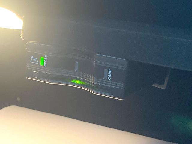 Cクラス C200ローレウスエディションスポーツプラスパック 特別仕様車 レーダーセーフティPKG HUD 革シート 純正ナビTV リアビューカメラ キーレスゴー シートヒーター パワーシート LEDヘッドライト ハイビームアシスト 純正18インチアルミ 禁煙(49枚目)