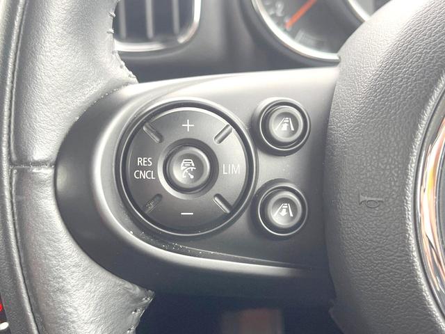 ＭＩＮＩ クーパーＤ　クロスオーバー　オール４　ペッパーＰＫＧ　アダプティブＬＥＤヘッドランプ　純正ナビ　バックカメラ　アクティブクルコン　シートヒーター　純正１７インチＡＷ　パワーバックドア　パーキングアシスト　ドライビングモード　ＥＴＣ　禁煙車（6枚目）