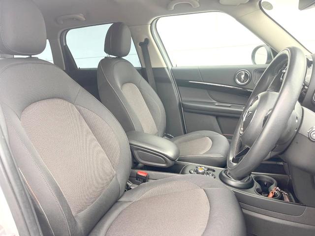 ＭＩＮＩ クーパーＤ　クロスオーバー　オール４　ペッパーＰＫＧ　アダプティブＬＥＤヘッドランプ　純正ナビ　バックカメラ　アクティブクルコン　シートヒーター　純正１７インチＡＷ　パワーバックドア　パーキングアシスト　ドライビングモード　ＥＴＣ　禁煙車（9枚目）