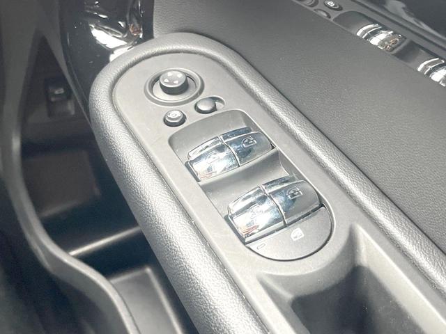 ＭＩＮＩ クーパーＤ　クロスオーバー　オール４　ペッパーＰＫＧ　アダプティブＬＥＤヘッドランプ　純正ナビ　バックカメラ　アクティブクルコン　シートヒーター　純正１７インチＡＷ　パワーバックドア　パーキングアシスト　ドライビングモード　ＥＴＣ　禁煙車（29枚目）