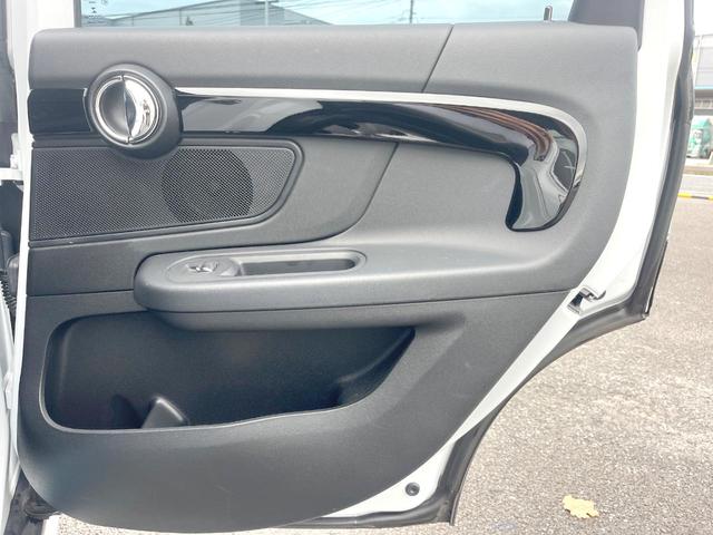 ＭＩＮＩ クーパーＤ　クロスオーバー　オール４　ペッパーＰＫＧ　アダプティブＬＥＤヘッドランプ　純正ナビ　バックカメラ　アクティブクルコン　シートヒーター　純正１７インチＡＷ　パワーバックドア　パーキングアシスト　ドライビングモード　ＥＴＣ　禁煙車（56枚目）