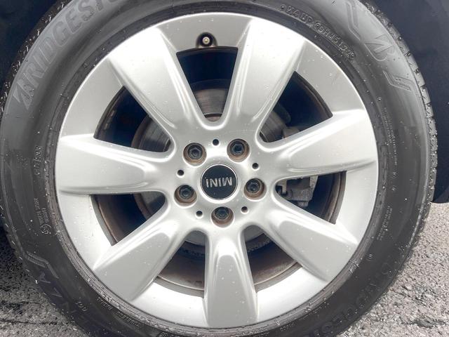 ＭＩＮＩ クーパーＤ　クロスオーバー　オール４　ペッパーＰＫＧ　アダプティブＬＥＤヘッドランプ　純正ナビ　バックカメラ　アクティブクルコン　シートヒーター　純正１７インチＡＷ　パワーバックドア　パーキングアシスト　ドライビングモード　ＥＴＣ　禁煙車（61枚目）