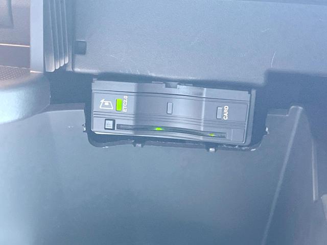 Ｂクラス Ｂ２００ｄ　ＡＭＧライン　ナビゲーションＰＫＧ　レーダーセーフティＰＫＧ　純正ナビＴＶ　リアビューカメラ　アダプティブハイビームアシスト＋　パワーシート　シートヒーター　電動リア　純正１８インチアルミ　ＥＴＣ　禁煙（42枚目）