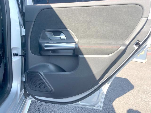 Ｂクラス Ｂ２００ｄ　ＡＭＧライン　ナビゲーションＰＫＧ　レーダーセーフティＰＫＧ　純正ナビＴＶ　リアビューカメラ　アダプティブハイビームアシスト＋　パワーシート　シートヒーター　電動リア　純正１８インチアルミ　ＥＴＣ　禁煙（48枚目）