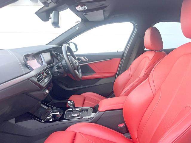 １シリーズ １１８ｄ　Ｍスポーツエディションジョイ＋ハイラインＰ　ハイラインＰＫＧ　ストレージＰＫＧ　コンフォートＰＫＧ　ｉＤｒｉｖｅナビゲーションＰＫＧ　純正ナビ　リアビューカメラ　アクティブクルーズ　ドライビングアシスト　ＬＥＤヘッドライト　コンフォートアクセス（27枚目）