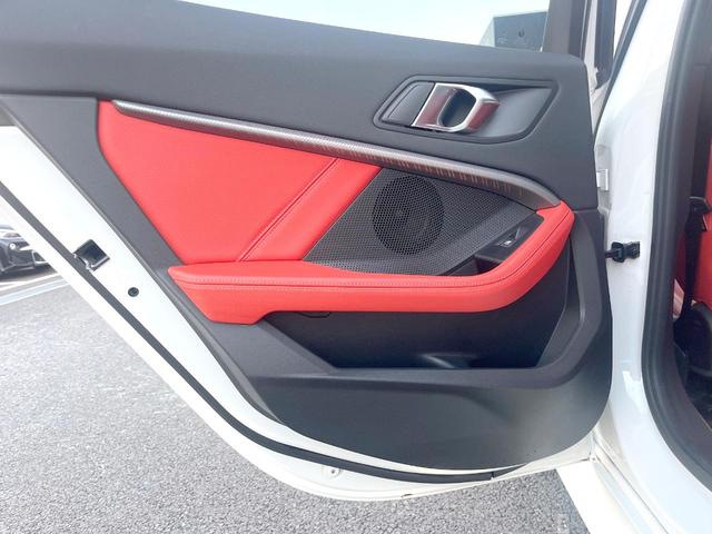 １シリーズ １１８ｄ　Ｍスポーツエディションジョイ＋ハイラインＰ　ハイラインＰＫＧ　ストレージＰＫＧ　コンフォートＰＫＧ　ｉＤｒｉｖｅナビゲーションＰＫＧ　純正ナビ　リアビューカメラ　アクティブクルーズ　ドライビングアシスト　ＬＥＤヘッドライト　コンフォートアクセス（45枚目）