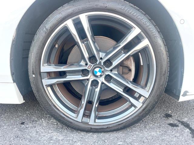 １シリーズ １１８ｄ　Ｍスポーツエディションジョイ＋ハイラインＰ　ハイラインＰＫＧ　ストレージＰＫＧ　コンフォートＰＫＧ　ｉＤｒｉｖｅナビゲーションＰＫＧ　純正ナビ　リアビューカメラ　アクティブクルーズ　ドライビングアシスト　ＬＥＤヘッドライト　コンフォートアクセス（52枚目）