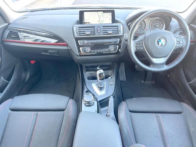 １シリーズ １１８ｄ　スポーツ　コンフォートＰＫＧ　パーキングサポートＰＫＧ　純正ナビ　リアビューカメラ　アクティブクルーズ　インテリジェントセーフティ　ＬＥＤヘッドランプ　コンフォートアクセス　純正１６インチアルミ　ＥＴＣ　禁煙（2枚目）