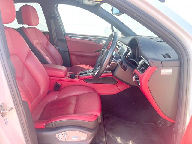 マカン マカンＳ　２０１９ＭＹ　サンルーフ　レザーＰＫＧ　スポーツクロノＰＫＧ　純正２１インチＡＷ　ＢＯＳＥサウンド　エントリードライブ　シートヒーター／ベンチレーション　ドライバーメモリーＰＫＧ　ＣＤ／ＤＶＤ　禁煙（9枚目）