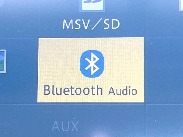 ●Ｂｌｕｅｔｏｏｔｈ：お手持ちのスマートフォンなどと接続し、ハンズフリー通話や臨場感溢れるミュージック再生をお楽しみいただけます。無線接続ですので煩わしさもありません♪