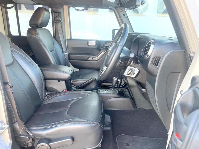 ●レザーシート：高級感漂うブラックレザーシートは、使用感も少なく良好なコンディションを保っております！その他、気になる箇所がございましたらお気軽にお問合せ下さい！