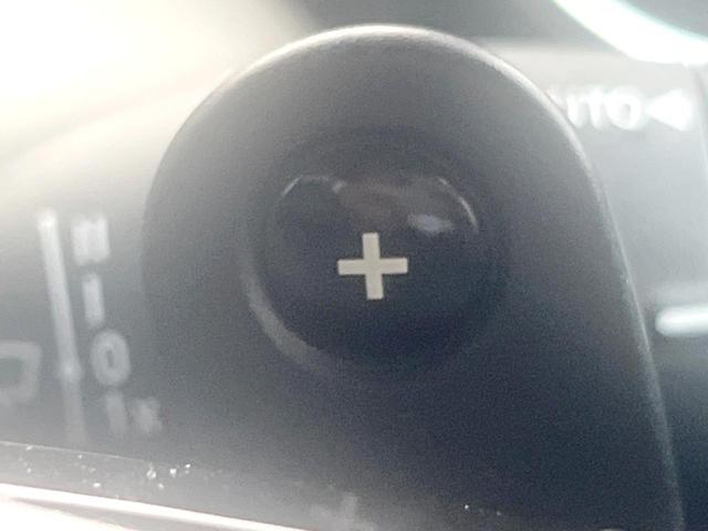 ＭＩＮＩ ジャーミン　クーパーＳ　３ドア　４０台限定車　黒革シート　純正ナビ　バックカメラ　シートヒーター　クルーズコントロール　ＬＥＤヘッド　純正１８インチアルミ　オートライト　デュアルオートエアコン　ルームミラー内蔵ＥＴＣ　禁煙車（8枚目）