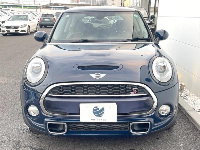ＭＩＮＩ ジャーミン　クーパーＳ　３ドア　４０台限定車　黒革シート　純正ナビ　バックカメラ　シートヒーター　クルーズコントロール　ＬＥＤヘッド　純正１８インチアルミ　オートライト　デュアルオートエアコン　ルームミラー内蔵ＥＴＣ　禁煙車（15枚目）