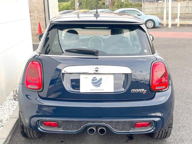 ＭＩＮＩ ジャーミン　クーパーＳ　３ドア　４０台限定車　黒革シート　純正ナビ　バックカメラ　シートヒーター　クルーズコントロール　ＬＥＤヘッド　純正１８インチアルミ　オートライト　デュアルオートエアコン　ルームミラー内蔵ＥＴＣ　禁煙車（16枚目）