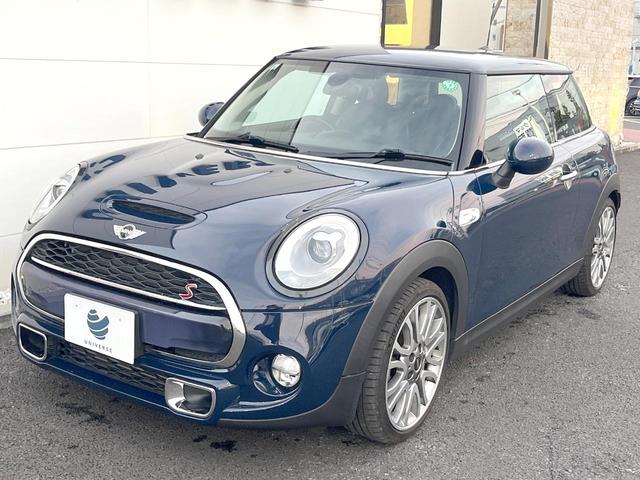 ＭＩＮＩ ジャーミン　クーパーＳ　３ドア　４０台限定車　黒革シート　純正ナビ　バックカメラ　シートヒーター　クルーズコントロール　ＬＥＤヘッド　純正１８インチアルミ　オートライト　デュアルオートエアコン　ルームミラー内蔵ＥＴＣ　禁煙車（17枚目）