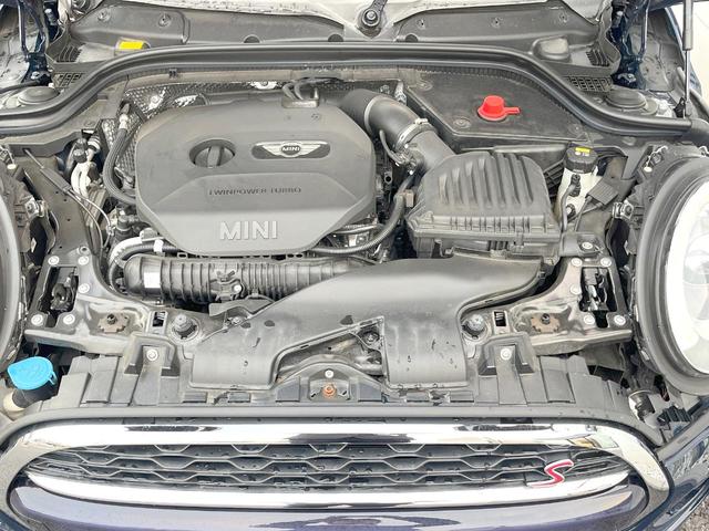 ＭＩＮＩ ジャーミン　クーパーＳ　３ドア　４０台限定車　黒革シート　純正ナビ　バックカメラ　シートヒーター　クルーズコントロール　ＬＥＤヘッド　純正１８インチアルミ　オートライト　デュアルオートエアコン　ルームミラー内蔵ＥＴＣ　禁煙車（19枚目）