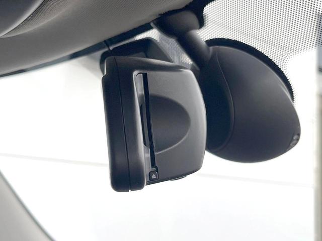 ＭＩＮＩ ジャーミン　クーパーＳ　３ドア　４０台限定車　黒革シート　純正ナビ　バックカメラ　シートヒーター　クルーズコントロール　ＬＥＤヘッド　純正１８インチアルミ　オートライト　デュアルオートエアコン　ルームミラー内蔵ＥＴＣ　禁煙車（26枚目）