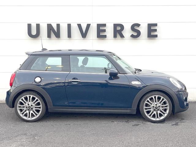 ＭＩＮＩ ジャーミン　クーパーＳ　３ドア　４０台限定車　黒革シート　純正ナビ　バックカメラ　シートヒーター　クルーズコントロール　ＬＥＤヘッド　純正１８インチアルミ　オートライト　デュアルオートエアコン　ルームミラー内蔵ＥＴＣ　禁煙車（32枚目）