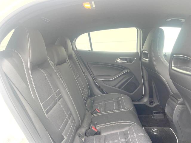 GLAクラス GLA250 4マチック レーダーセーフティPKG 純正ナビ リアビューカメラ ディストロニックプラス ブラインドスポットアシスト レーンキーピングアシスト シートヒーター パワーバックドア HIDヘッドランプ キーレスゴー(10枚目)