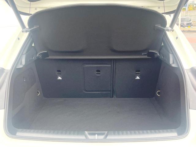 GLAクラス GLA250 4マチック レーダーセーフティPKG 純正ナビ リアビューカメラ ディストロニックプラス ブラインドスポットアシスト レーンキーピングアシスト シートヒーター パワーバックドア HIDヘッドランプ キーレスゴー(11枚目)