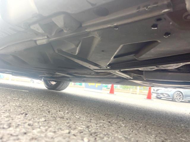 GLAクラス GLA250 4マチック レーダーセーフティPKG 純正ナビ リアビューカメラ ディストロニックプラス ブラインドスポットアシスト レーンキーピングアシスト シートヒーター パワーバックドア HIDヘッドランプ キーレスゴー(21枚目)