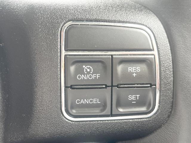 ジープ・ラングラーアンリミテッド スポーツ　Ｐａｎａｓｏｎｉｃ製９型ナビ　ＬＥＤヘッドランプ　フルセグＴＶ　リアビューカメラ　サイドカメラ　オートクルーズコントロール　純正１８インチアルミホイール　革巻きステアリングホイール　ＥＴＣ　禁煙車（8枚目）