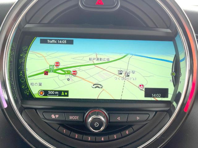●ＭＩＮＩ純正ナビ：一体感のあるナビは、高級感ある車内を演出してくれます。Ｂｌｕｅｔｏｏｔｈ再生などオーディオ機能も充実しておりますので、運転もより楽しめます♪