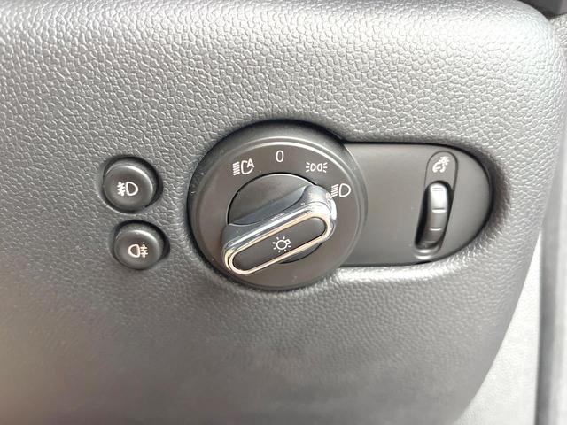 ●オートライト：よりストレスの少ないドライビングをお楽しみいただけます。あるとないとでは大きく違ってくるポイントの一つです！