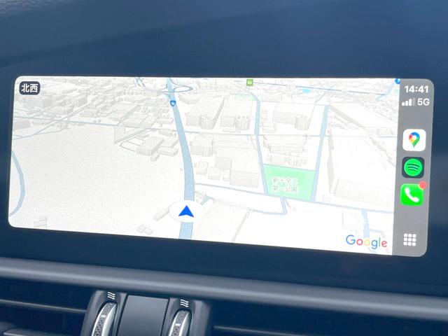 ●Ａｐｐｌｅ　Ｃａｒ　Ｐｌａｙ：スマホとの有線接続で、ナビ・オーディオ再生などスマホのアプリ機能が画面でも使える便利機能です！