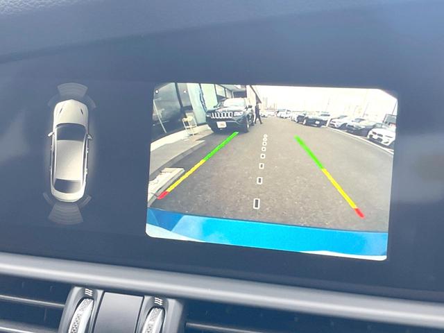 ●ガイドライン付きバックカメラ：不安な駐車もこれで安心！ガイドライン付きなので狭い箇所での駐車もラクラクです！