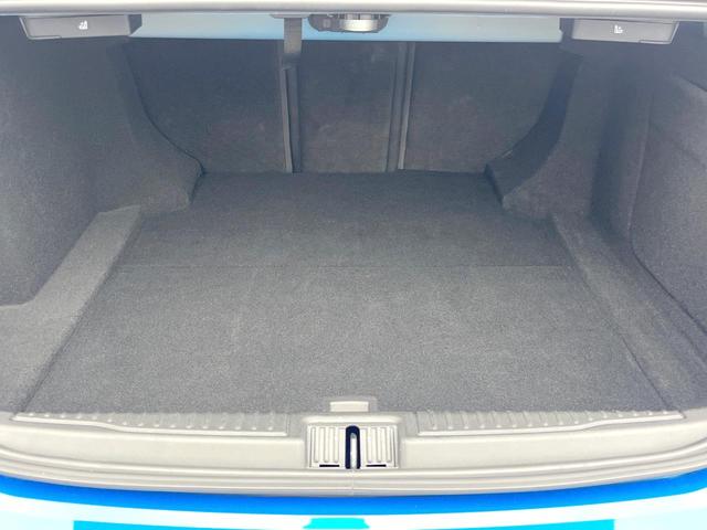 ●トランクルーム：趣味が広がる収容スペース！これだけの広さがあればお買い物やレジャーなどにも最適です！使用感も少なくきれいな状態を維持しております。