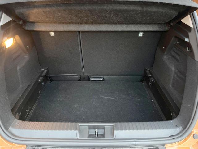 ●トランクルーム：趣味が広がる収容スペース！これだけの広さがあればお買い物やレジャーなどにも最適です！使用感も少なくきれいな状態を維持しております。