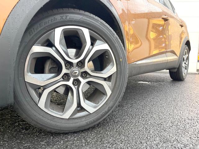 ●純正１８インチアルミホイール：輸入車ならではの卓越した走りを支えるホイールと足回りです！日本車の走りに慣れている方にもぜひ体感して頂きたいほど、高いレベルでまとまっています！