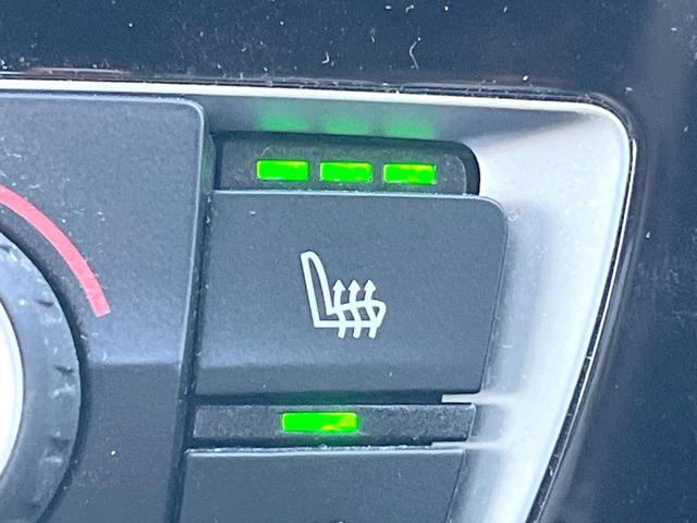 M2 ベースグレード 6MT Harman/Kardon 黒革シート 純正ナビ リアビューカメラ コンフォートアクセス パワーシート シートヒーター ドライビングアシスト LEDヘッドライト 純正19インチアルミ ETC(8枚目)