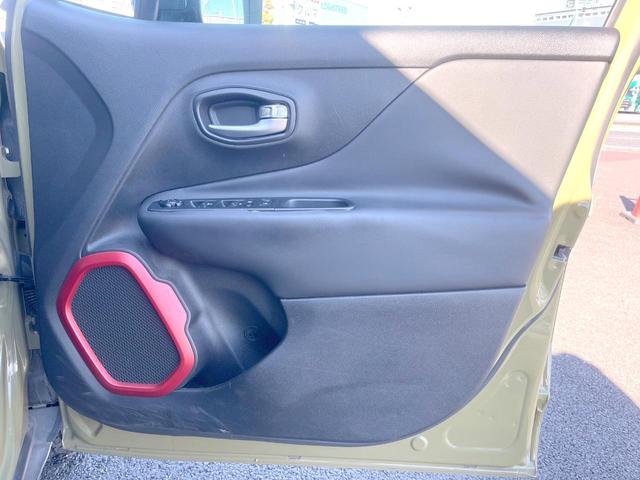 ジープ・レネゲード トレイルホーク　４ＷＤ　オープンエアルーフ　Ｂｌｕｅｔｏｏｔｈ　リアカメラ　クリアランスソナー　スマートエントリー　クルーズコントロール　ブラインドスポットアシスト　ＨＩＤヘッド　純正１７インチＡＷ　ＥＴＣ　禁煙車（45枚目）