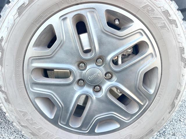 ジープ・レネゲード トレイルホーク　ＡｐｐｌｅＣａｒＰｌａｙ　純正ナビ　バックカメラ　クルーズコントロール　ＨＩＤヘッド　クリアランスソナー　スマートキー　１７インチアルミ　ＥＴＣ　禁煙車（57枚目）