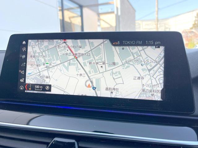 ５シリーズ ５３０ｉ　エディション　ミッション：インポッシブル　特別仕様車　ナイトブルー革スポーツシート　ｈａｒｍａｎ／ｋａｒｄｏｎサウンドシステム　ヘッドアップディスプレイ　アダプティブサスペンション　純正ナビ　全周囲カメラ　アクティブクルーズコントロール（4枚目）