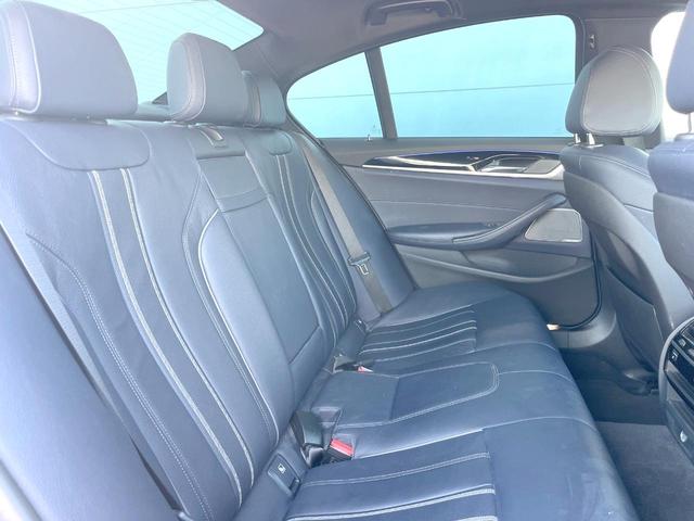 ５シリーズ ５３０ｉ　エディション　ミッション：インポッシブル　特別仕様車　ナイトブルー革スポーツシート　ｈａｒｍａｎ／ｋａｒｄｏｎサウンドシステム　ヘッドアップディスプレイ　アダプティブサスペンション　純正ナビ　全周囲カメラ　アクティブクルーズコントロール（10枚目）