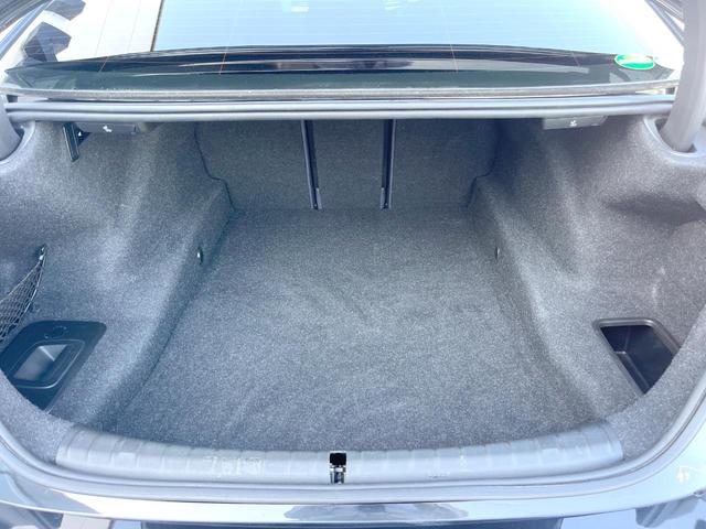 ５シリーズ ５３０ｉ　エディション　ミッション：インポッシブル　特別仕様車　ナイトブルー革スポーツシート　ｈａｒｍａｎ／ｋａｒｄｏｎサウンドシステム　ヘッドアップディスプレイ　アダプティブサスペンション　純正ナビ　全周囲カメラ　アクティブクルーズコントロール（11枚目）