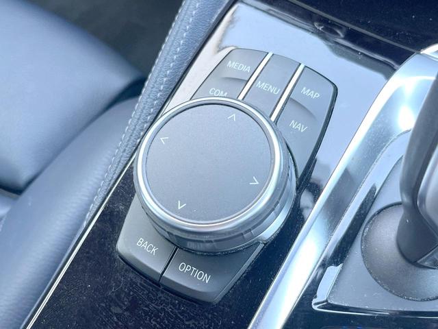 ５シリーズ ５３０ｉ　エディション　ミッション：インポッシブル　特別仕様車　ナイトブルー革スポーツシート　ｈａｒｍａｎ／ｋａｒｄｏｎサウンドシステム　ヘッドアップディスプレイ　アダプティブサスペンション　純正ナビ　全周囲カメラ　アクティブクルーズコントロール（47枚目）