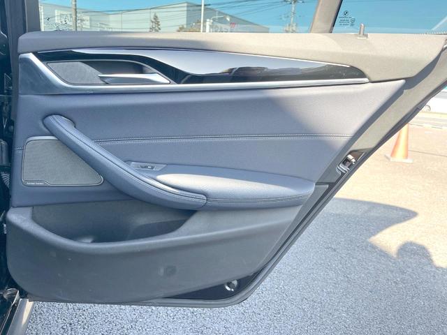 ５シリーズ ５３０ｉ　エディション　ミッション：インポッシブル　特別仕様車　ナイトブルー革スポーツシート　ｈａｒｍａｎ／ｋａｒｄｏｎサウンドシステム　ヘッドアップディスプレイ　アダプティブサスペンション　純正ナビ　全周囲カメラ　アクティブクルーズコントロール（56枚目）