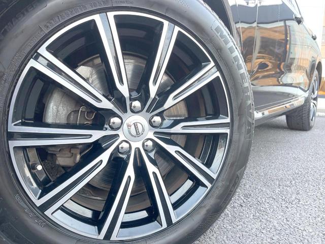 ＸＣ６０ Ｄ４　ＡＷＤ　インスクリプション　サンルーフ　茶革シート　車間警告機能　純正ナビＴＶ　３６０度カメラ　アダプティブクルーズ　全席シートヒーター　ベンチレーション　レーンキープ　ブラインドスポット　ＨＵＤ　純正１９インチアルミ　ＥＴＣ（13枚目）