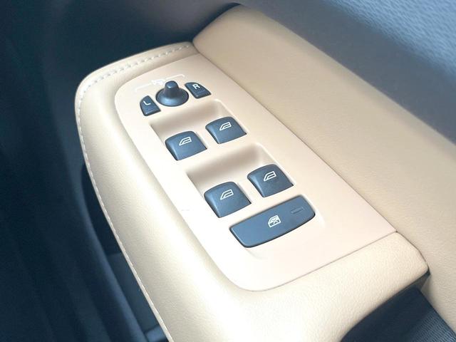 ＸＣ６０ Ｄ４　ＡＷＤ　インスクリプション　サンルーフ　茶革シート　車間警告機能　純正ナビＴＶ　３６０度カメラ　アダプティブクルーズ　全席シートヒーター　ベンチレーション　レーンキープ　ブラインドスポット　ＨＵＤ　純正１９インチアルミ　ＥＴＣ（28枚目）