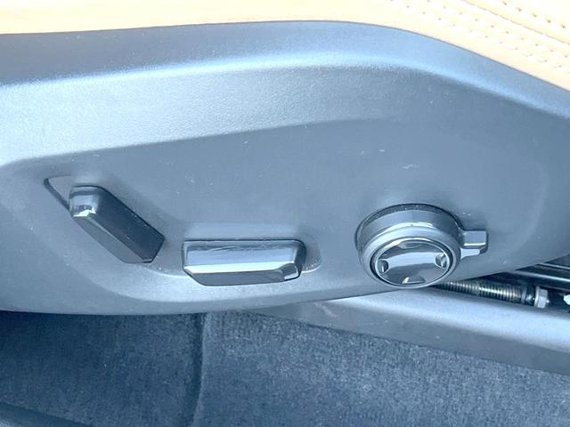 ＸＣ６０ Ｄ４　ＡＷＤ　インスクリプション　サンルーフ　茶革シート　車間警告機能　純正ナビＴＶ　３６０度カメラ　アダプティブクルーズ　全席シートヒーター　ベンチレーション　レーンキープ　ブラインドスポット　ＨＵＤ　純正１９インチアルミ　ＥＴＣ（30枚目）