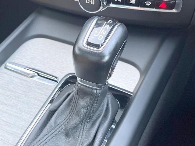 ＸＣ６０ Ｄ４　ＡＷＤ　インスクリプション　サンルーフ　茶革シート　車間警告機能　純正ナビＴＶ　３６０度カメラ　アダプティブクルーズ　全席シートヒーター　ベンチレーション　レーンキープ　ブラインドスポット　ＨＵＤ　純正１９インチアルミ　ＥＴＣ（41枚目）