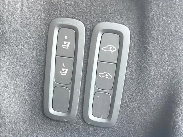 ＸＣ６０ Ｄ４　ＡＷＤ　インスクリプション　サンルーフ　茶革シート　車間警告機能　純正ナビＴＶ　３６０度カメラ　アダプティブクルーズ　全席シートヒーター　ベンチレーション　レーンキープ　ブラインドスポット　ＨＵＤ　純正１９インチアルミ　ＥＴＣ（48枚目）