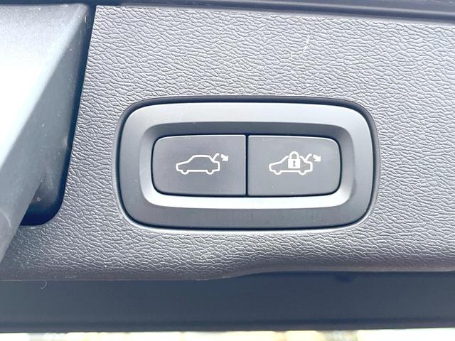 ＸＣ６０ Ｄ４　ＡＷＤ　インスクリプション　サンルーフ　茶革シート　車間警告機能　純正ナビＴＶ　３６０度カメラ　アダプティブクルーズ　全席シートヒーター　ベンチレーション　レーンキープ　ブラインドスポット　ＨＵＤ　純正１９インチアルミ　ＥＴＣ（49枚目）